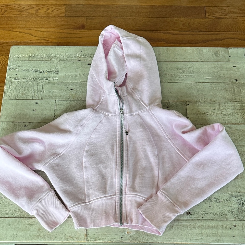 Lululemon sweatshirt